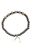 Pulseras con perlitas y bolitas plateadas y doradas
