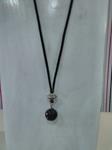 Collar de plata con piedra negra, largo