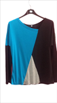 Camiseta tricolor, en disposición triangular irregular