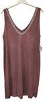 Vestido veraniego de tirante ancho y cuello pico