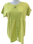 Blusa y camiseta, con botones al final. Colores lisos