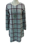 Vestido de cuadros minimalista, moda colegiala.