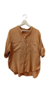 Camisa de manga recogida y bolsillos