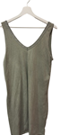 Vestido veraniego de tirante ancho y cuello pico