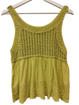 Blusa de tirantes con encajes hecho de crochet