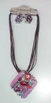 Juego de pendientes y collar, colgante romboidal, pedrería