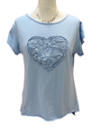 Camiseta manga corta, holgada, con corazón de bordados en relieve 
