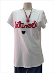 Camiseta blanca básica, manga corta, con "latino" bordado