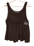 Blusa de tirantes con encajes hecho de crochet