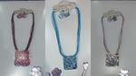 Conjunto de collar y pendientes, de inspiración gaudiana con efecto "trencadis"