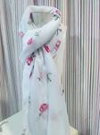 Pashmina de ligera con flores bordadas