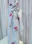 Pashmina de ligera con flores bordadas