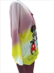 Camisetas con Mickey Mouse sobre fondo pastel