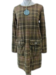 Vestido casual, de cuadros, con bolsillo. Cuello redondo