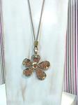 Collar de edición limitada, con flor margarita dorado envejecido