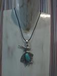 Collar edición limtada con figura bailarina filigrana piedra azul
