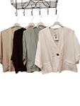 Chaqueta para el verano, corta con bolsillos delanteros y boton