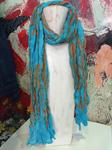 Pashmina estampada con geometrias ondulantes, y arrugado ondulante
