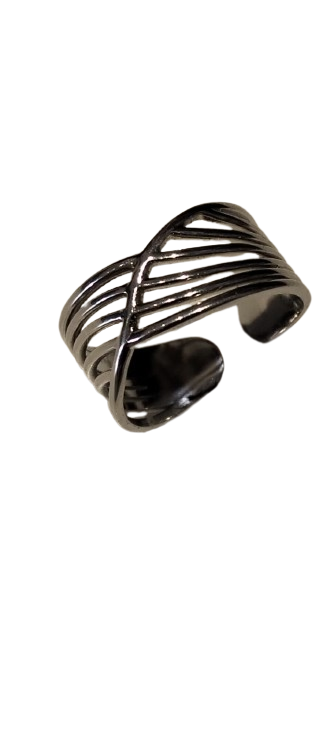 Anillo de acero quirurgico de lineas entrelazadas