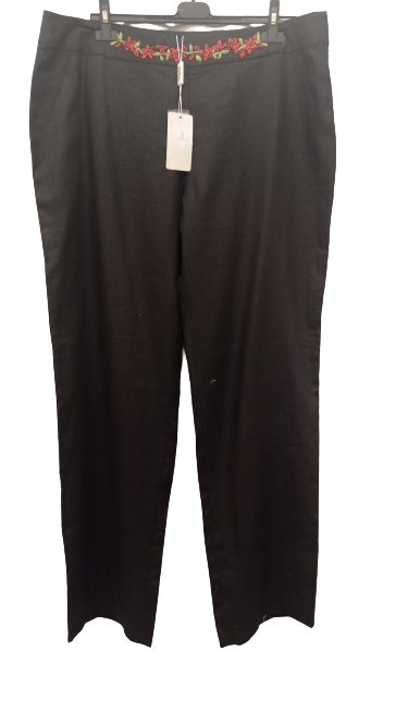 Pantalon negro con bordado