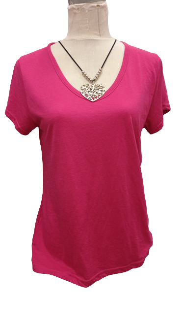 Camiseta básica manga corta, cuello "Uve"