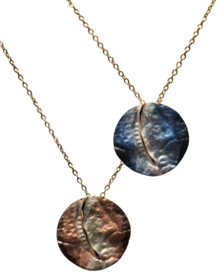 Collar de acero con colgante circular