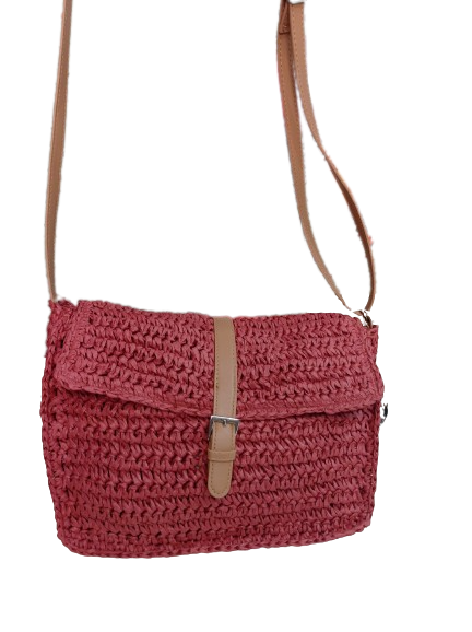 Bolso de rafia, en bandolera, color coral, cierre correa