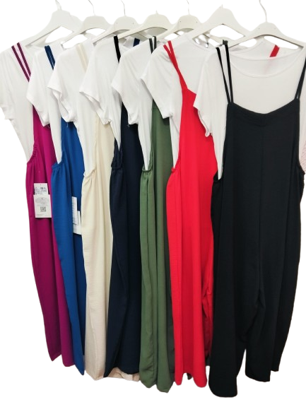 Pantalón mujer de peto para el verano con camiseta 