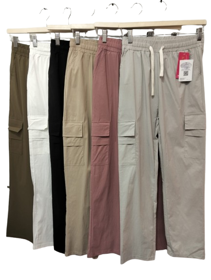 Pantalon de loneta fino con bolsillos laterales