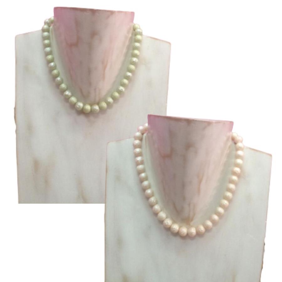 Collar corto de perlas, rosadas o verdes