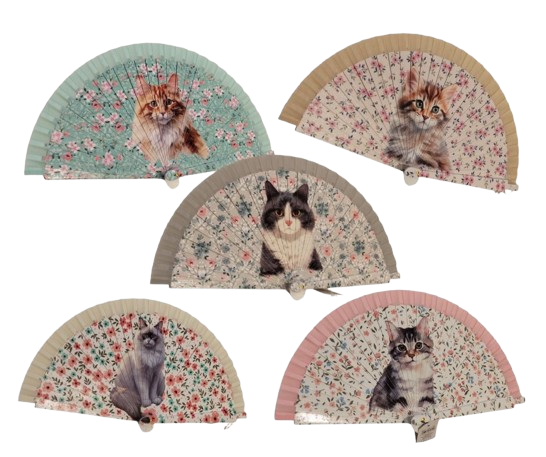Pequeño abanico de madera con dibujos de gatos