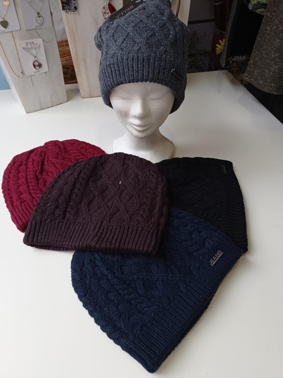 Gorro unisex con rombos tejidos