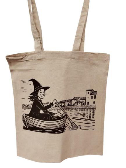 Bolsa de tela Bruja navegando por Altafulla