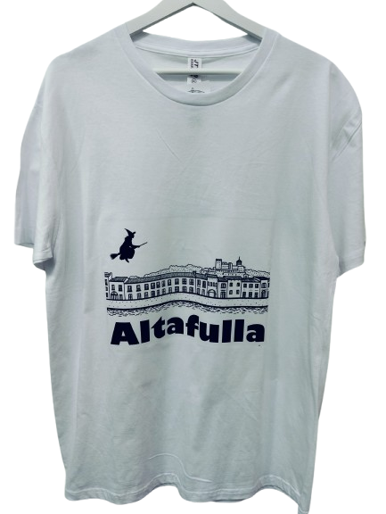 Camiseta Exsclusiva de Bruja sobrevolando Altafulla