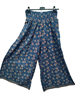Falda Pantalon azul con estampado de flores | 50-9-023-78-1590 | Ropa y complementos para todas, tallas grandes, moda casual, elegante y cómoda.
