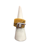 Anillo de forma rectangular de Ambar engarzado en Plata | 00-33P-002-10-3020 | Ropa y complementos para todas, tallas grandes, moda casual, elegante y cómoda.