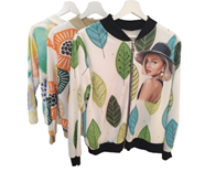 Chaqueta Bomber mujer "Figuras" | 65-16-037-1-1990 | Ropa y complementos para todas, tallas grandes, moda casual, elegante y cómoda.