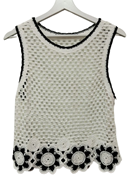 Chaleco camiseta punto Croché blanco y flores negras | 59-3-068-43-1799 | Ropa y complementos para todas, tallas grandes, moda casual, elegante y cómoda.