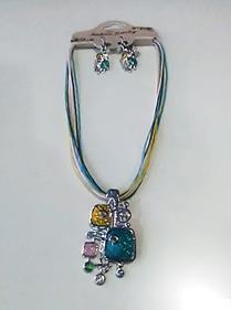 Collar gargantilla rectangular irregular, pedreria y plateado | 158343 | Ropa y complementos para todas, tallas grandes, moda casual, elegante y cómoda.