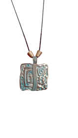 Collar "Escudo" | 068353 | Ropa y complementos para todas, tallas grandes, moda casual, elegante y cómoda.