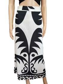 Falda Larga Blanca con dibujos negros | 59-13-021-3-1990 | Ropa y complementos para todas, tallas grandes, moda casual, elegante y cómoda.