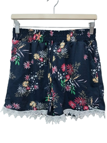 Short Talla Grande Flores | 25-11-001-6-790 | Ropa y complementos para todas, tallas grandes, moda casual, elegante y cómoda.