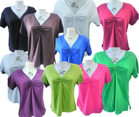 Camiseta manga corta, lisa, cuello en V fruncido. | 462399 | Ropa y complementos para todas, tallas grandes, moda casual, elegante y cómoda.