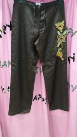 Pantalón marrón con pedreria en "Flor" | 003128 | Ropa y complementos para todas, tallas grandes, moda casual, elegante y cómoda.