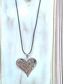 Collar "Corazón con corazón" | 058155 | Ropa y complementos para todas, tallas grandes, moda casual, elegante y cómoda.