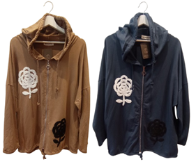 Chaqueta mujer con capucha y cierre cremallera "Rosas" | 118-16-024-1-3390 | Ropa y complementos para todas, tallas grandes, moda casual, elegante y cómoda.