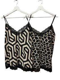 Blusa Lencera con puntillas y estampados geometricos | 55-5-003-1-1690 | Ropa y complementos para todas, tallas grandes, moda casual, elegante y cómoda.