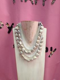 Collar "Corazones y perlas" | 008031 | Ropa y complementos para todas, tallas grandes, moda casual, elegante y cómoda.