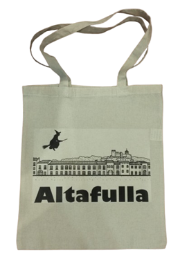 Bolsa personalizada. Bruja en Blanco y Negro sobrevuela Altafulla | 18-83B-013-87-693 | Ropa y complementos para todas, tallas grandes, moda casual, elegante y cómoda.